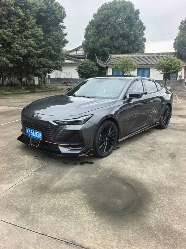 ChangAn 2022 UNI-V 1.5T Sports Edition Automatic - View 1
