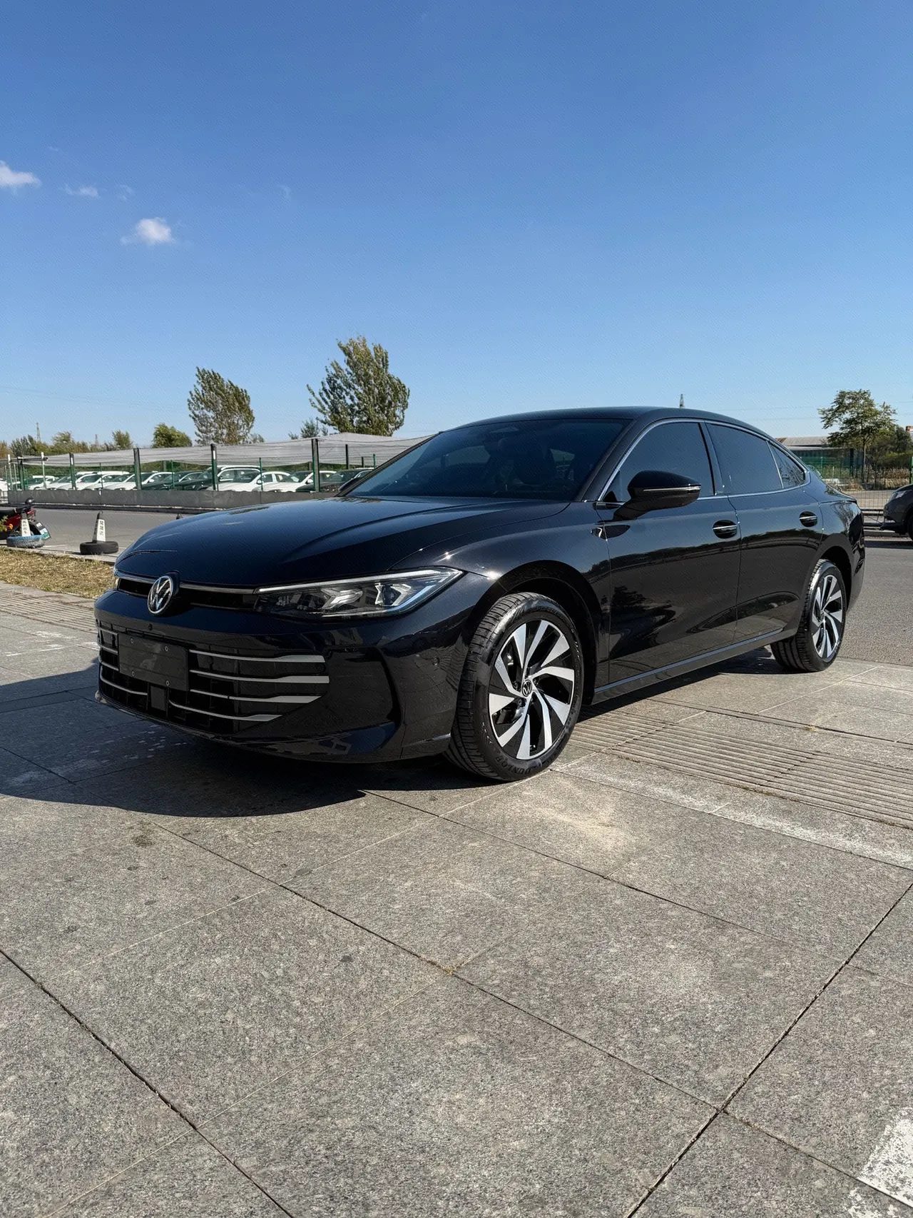Volkswagen 2026 Passat Pro 2.0TSI 380TSI Longyun Edition Automatic Gear - View 1
