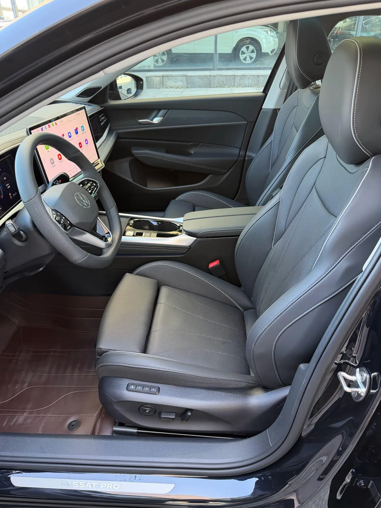 Volkswagen 2026 Passat Pro 2.0TSI 380TSI Longyun Edition Automatic Gear 17