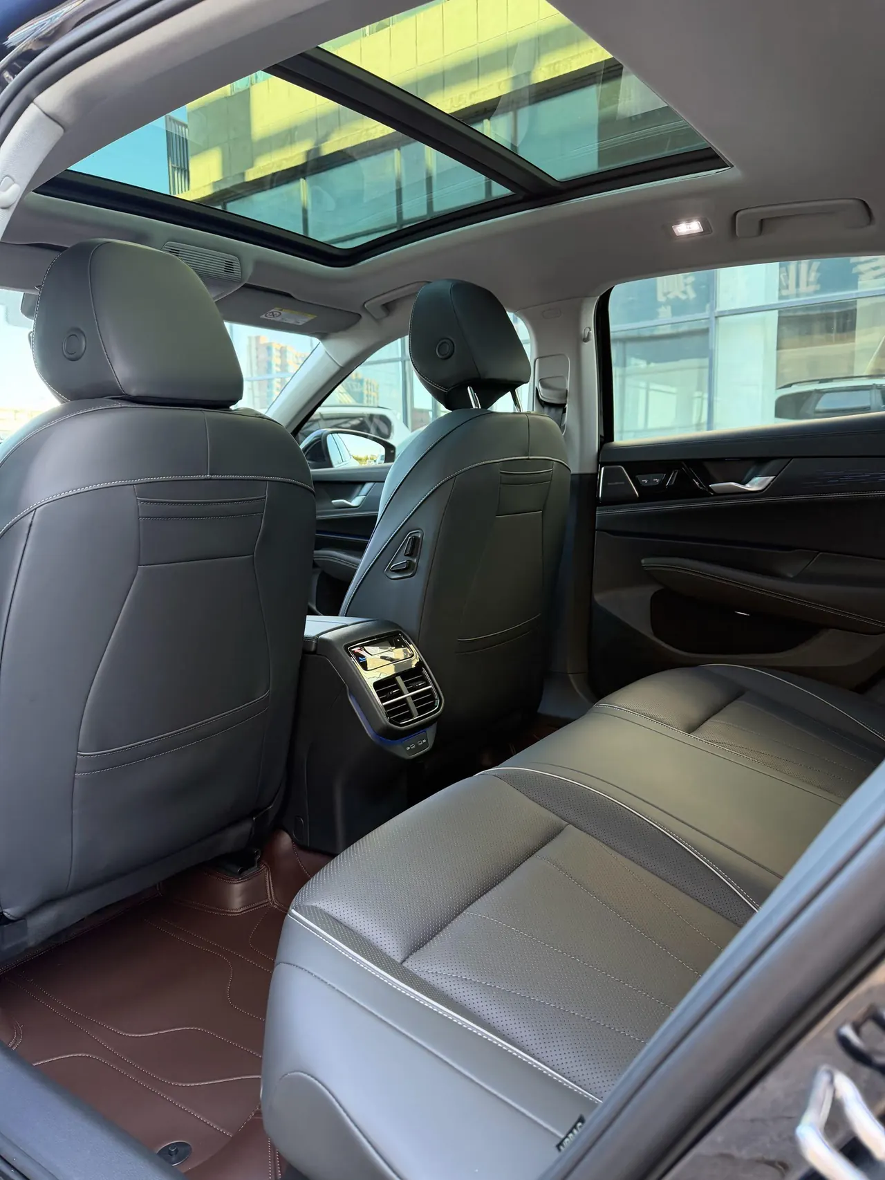 Volkswagen 2026 Passat Pro 2.0TSI 380TSI Longyun Edition Automatic Gear 4
