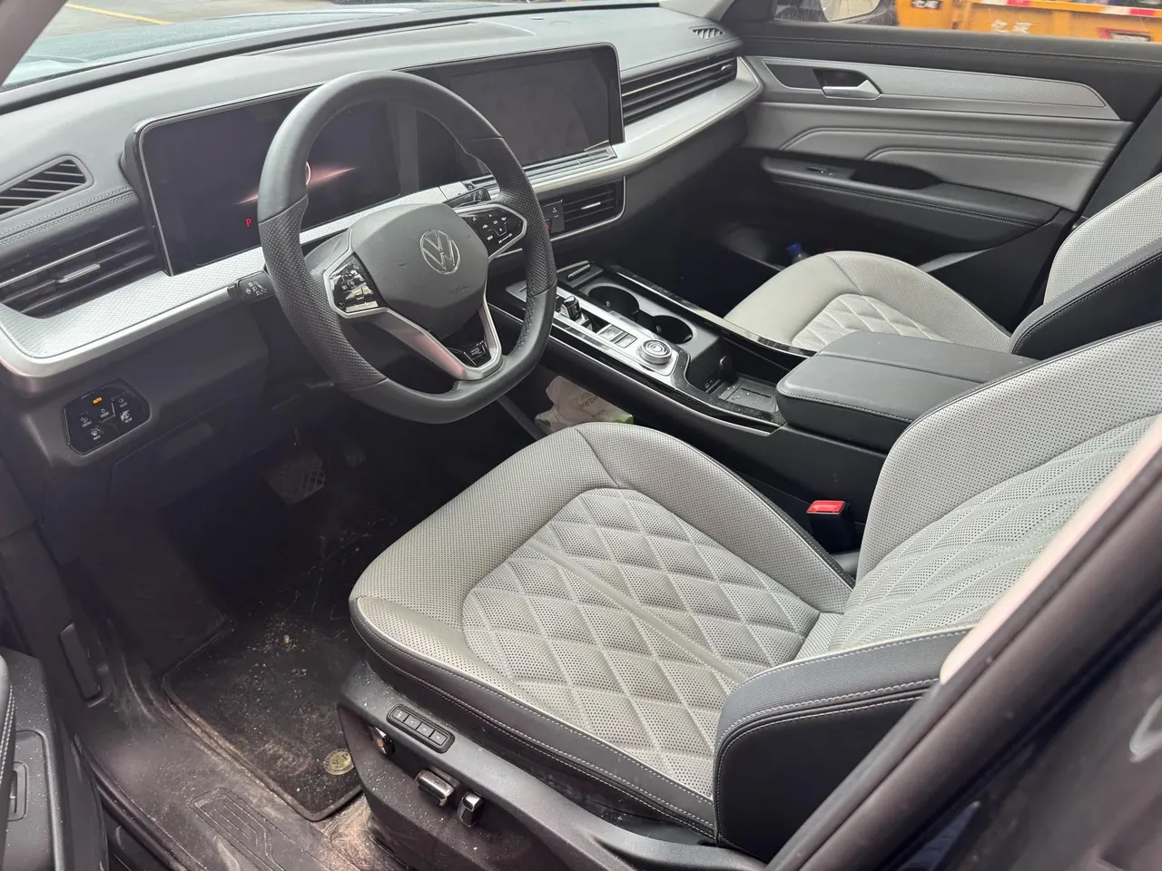 Volkswagen 2025 model tour R-Line 2.0TSI 380TSI four-wheel drive R-Line cruise all-round automatic transmission 5