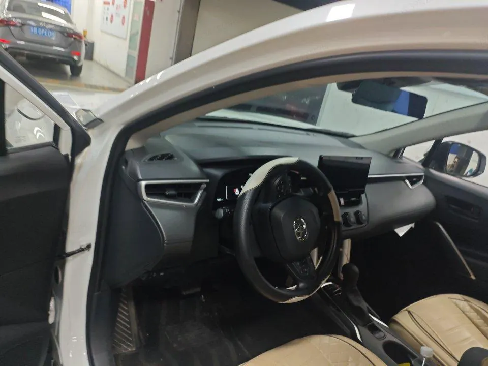 Toyota 2024 Corolla Cross 2.0 CVT Pioneer Edition, Automatic Transmission 3