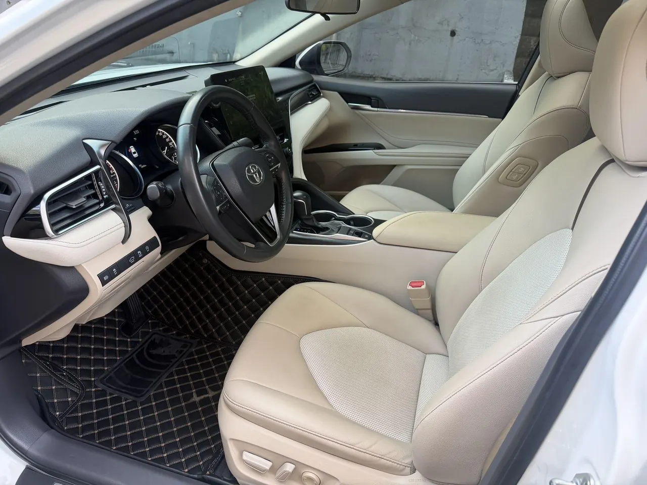 Toyota 2021 Camry 2.0G Stepless Deluxe Edition Automatic Gear 4