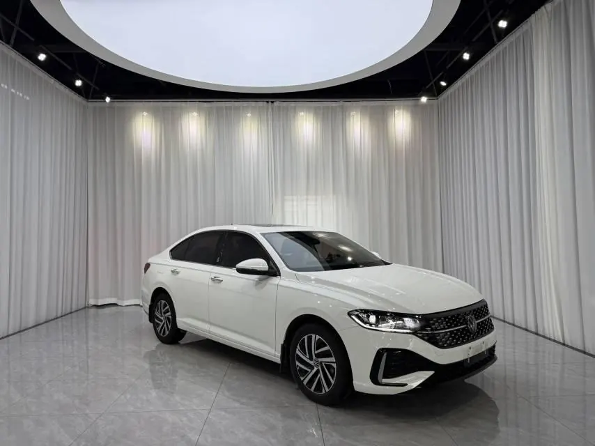 Volkswagen 2023 LaVida 1.5 Star 5 Million Edition Automatic Gear 3