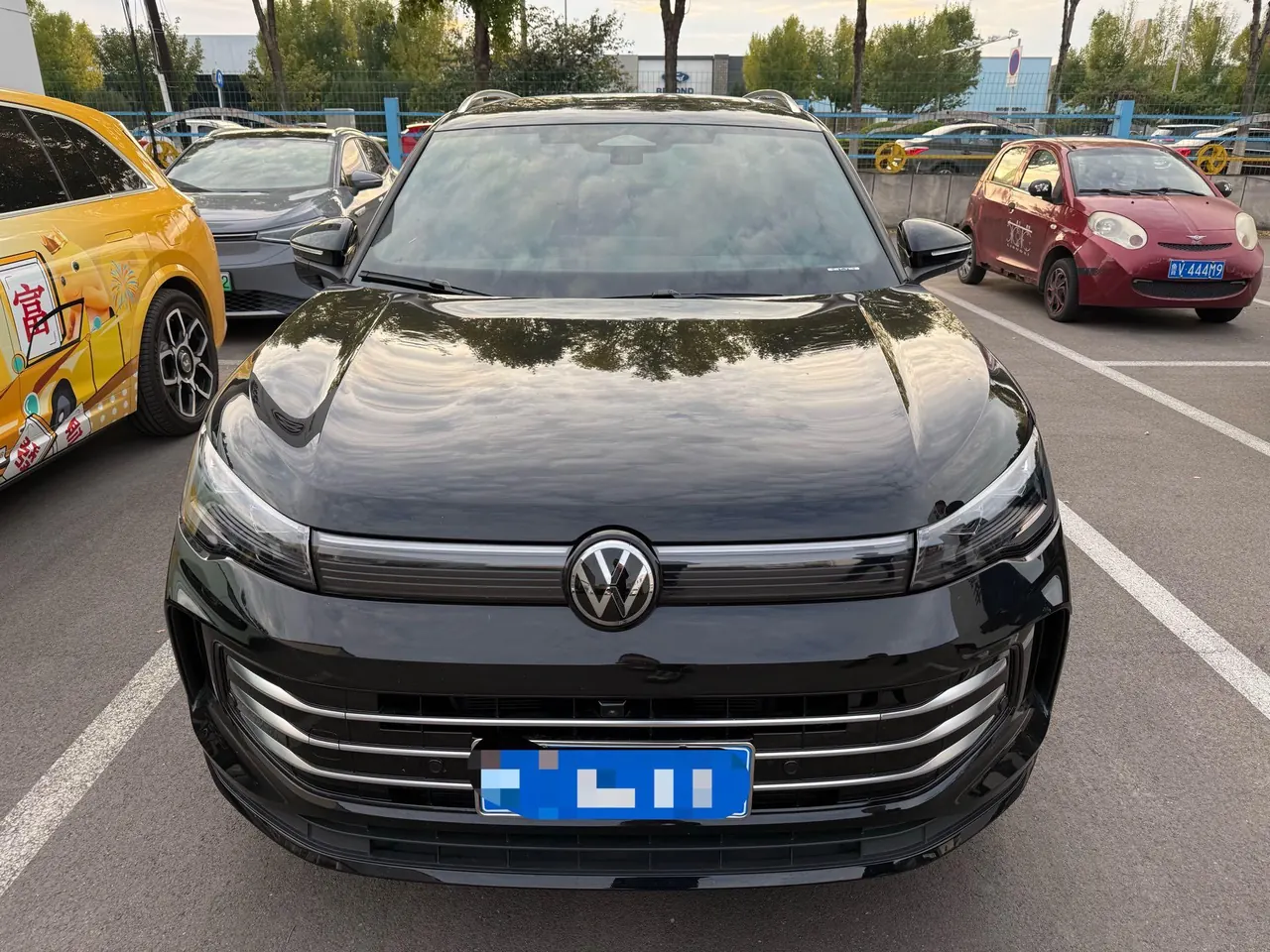 Volkswagen 2024 Tiguan L PRO 2.0TSI 330TSI Two-Drive Smart Collar Edition Automatic Gear 2