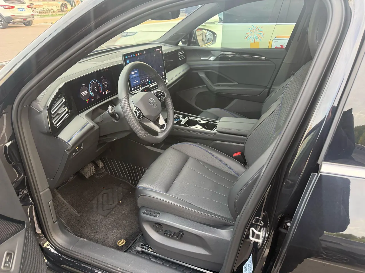 Volkswagen 2024 Tiguan L PRO 2.0TSI 330TSI Two-Drive Smart Collar Edition Automatic Gear 3