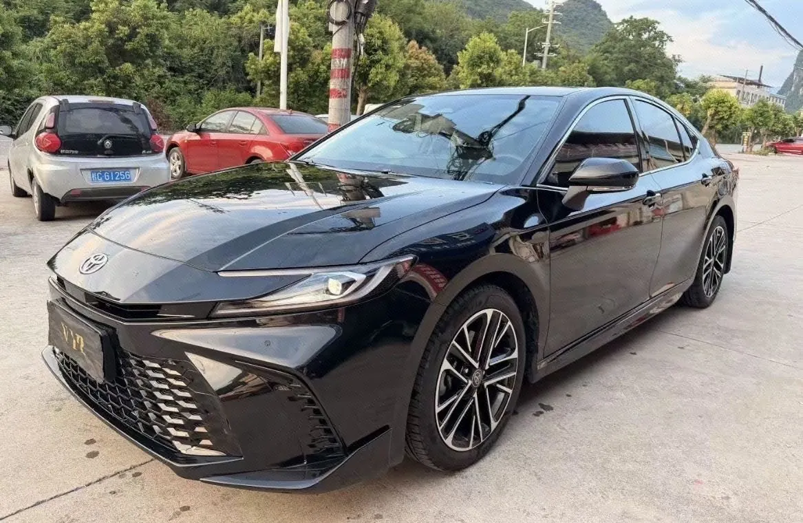 Toyota 2026 Camry Double Engine 2.0HSE Stepless Sports Lite Edition Automatic Gear - View 1