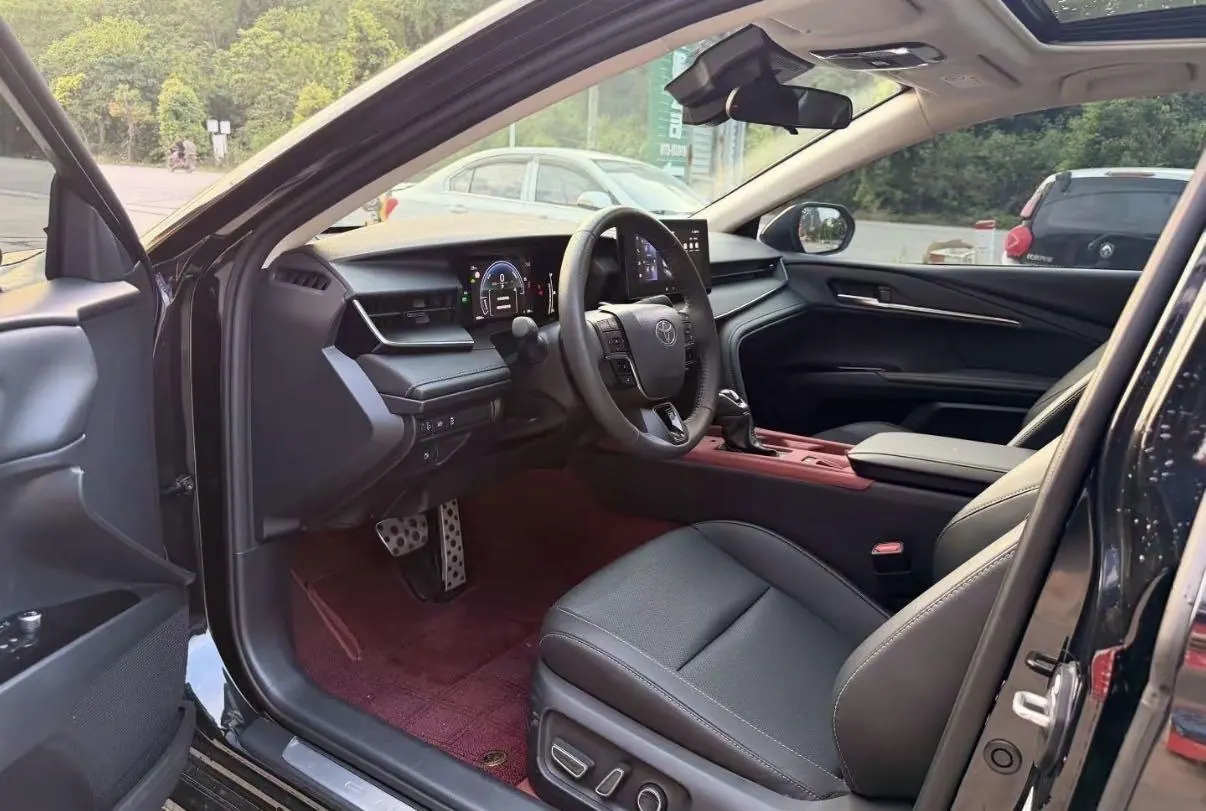 Toyota 2026 Camry Double Engine 2.0HSE Stepless Sports Lite Edition Automatic Gear 4