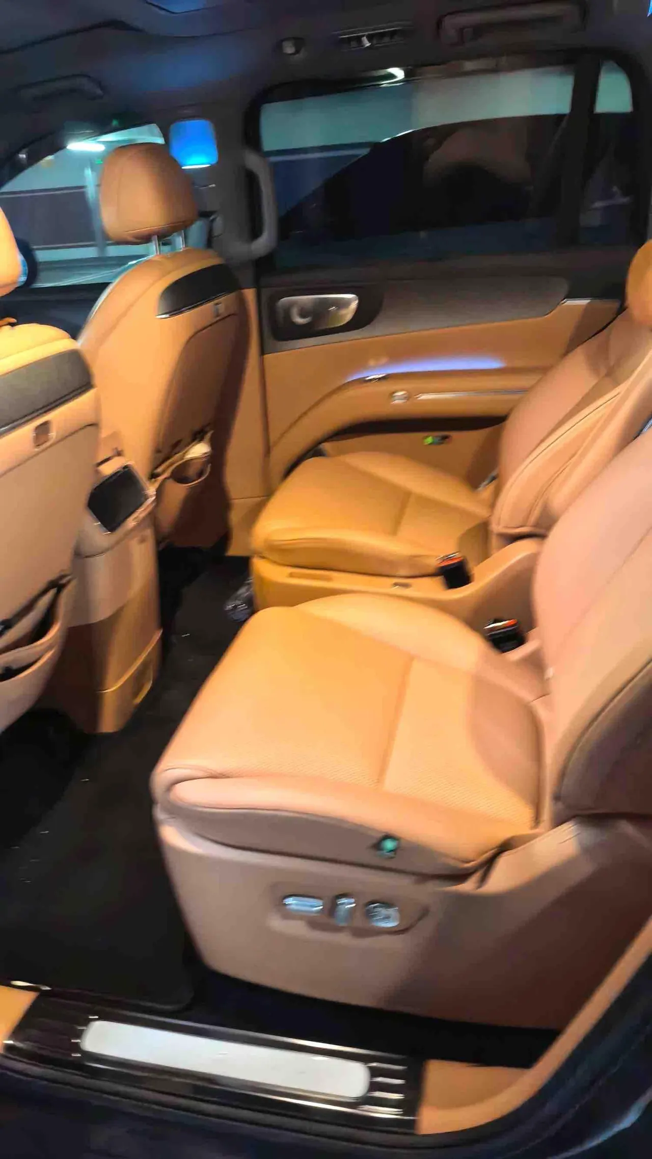 Leapmotor 2026 D 19 500 Zhizun Edition 6-seat Automatic Gear 4