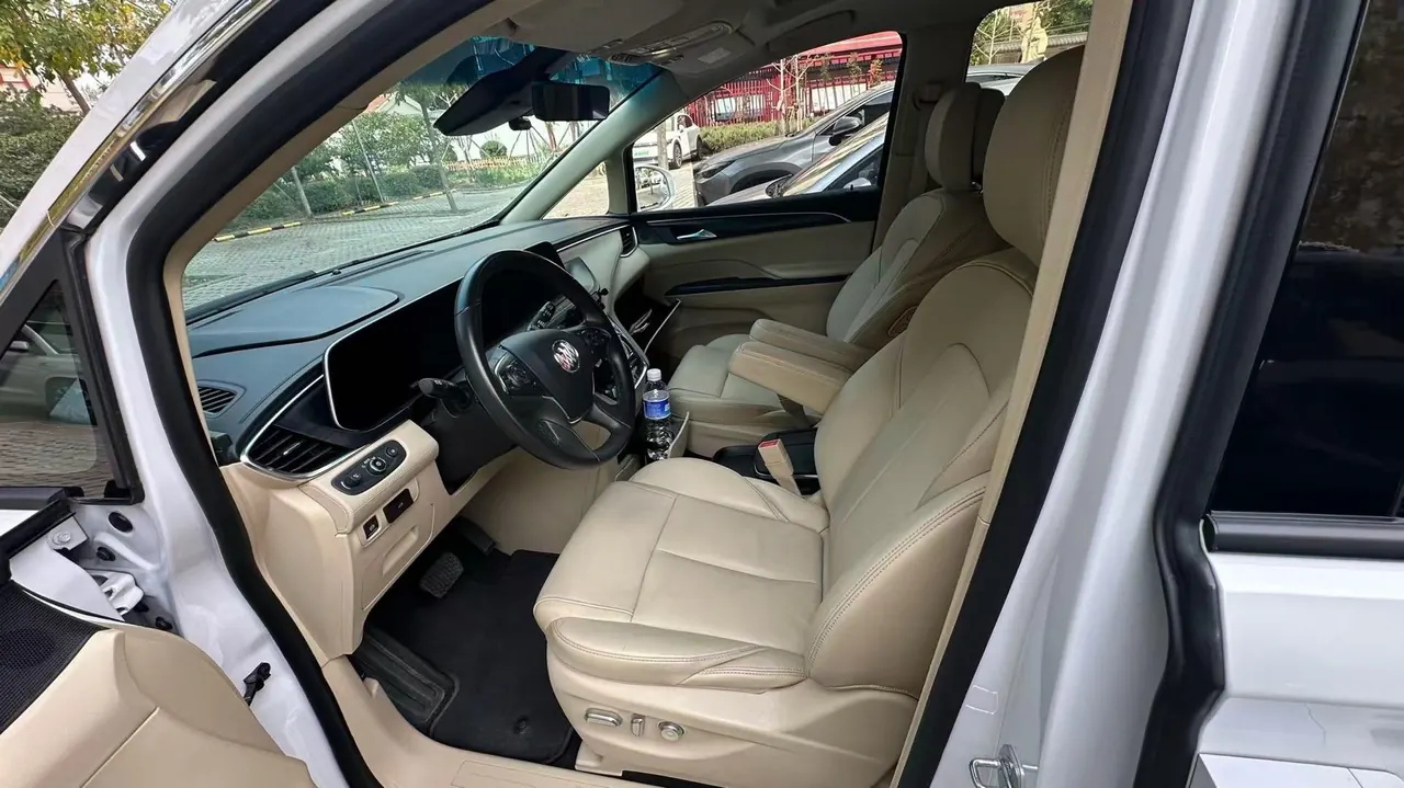 Buick 2022 GL8 ES Lu Zun 2.0T 653T Exclusive Automatic Gear 3