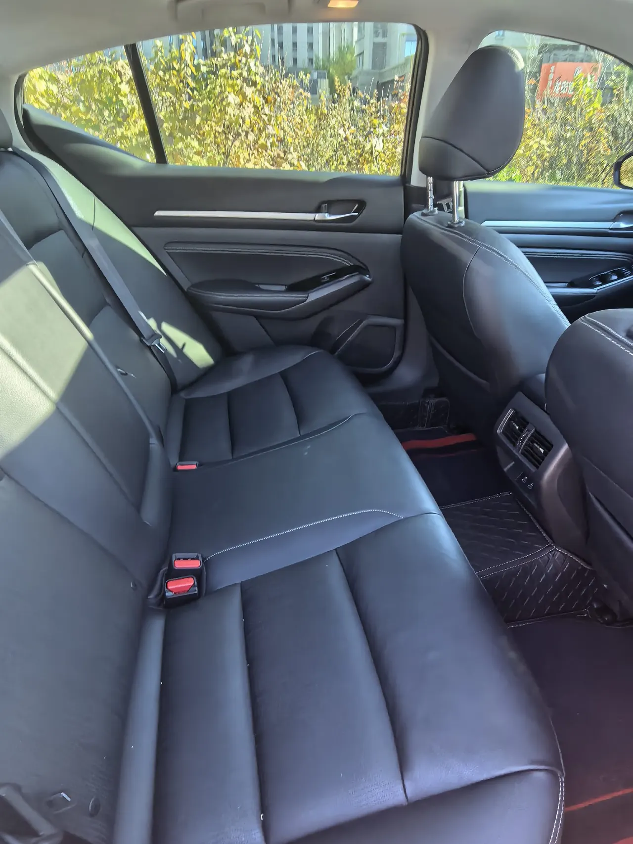 Nissan 2022 Teana 2.0 Stepless XL-TLS Pleasant Edition Automatic Gear 5
