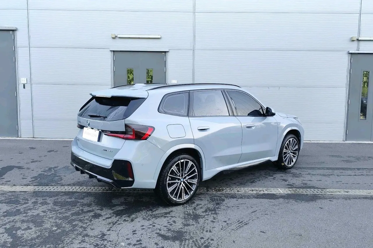 BMW 2026 X1 xDrive25Li 2.0T M sports obsidian night suit automatic gear 3