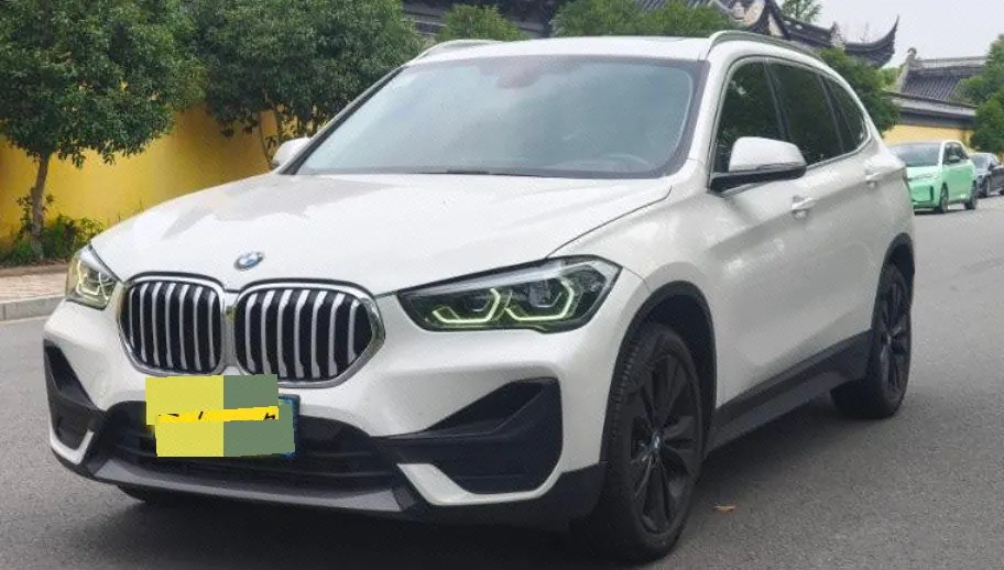 BMW 2021 X1 sDrive20Li 1.5T fashion automatic gear - View 1