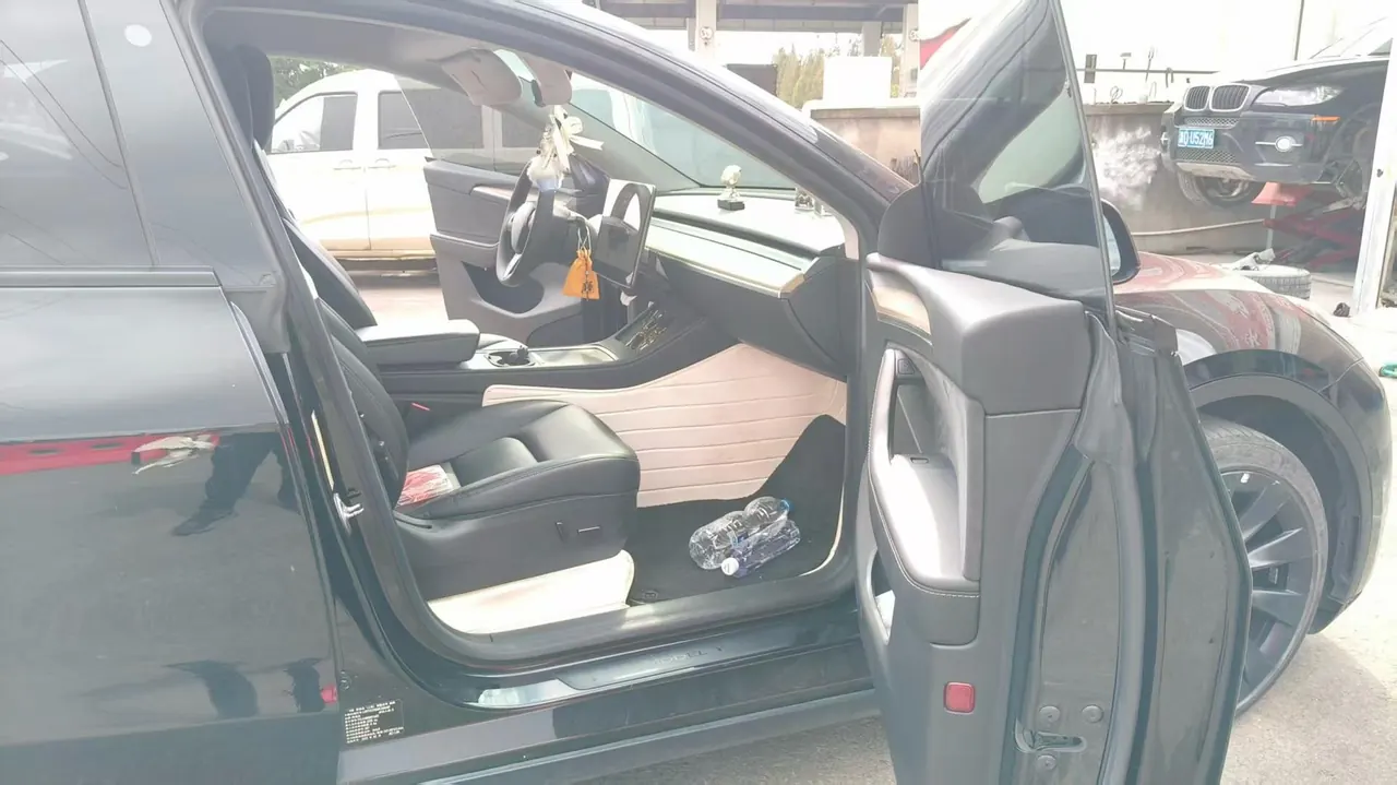 Tesla 2022 Model Y long endurance all-wheel drive version (modified) automatic gear 5