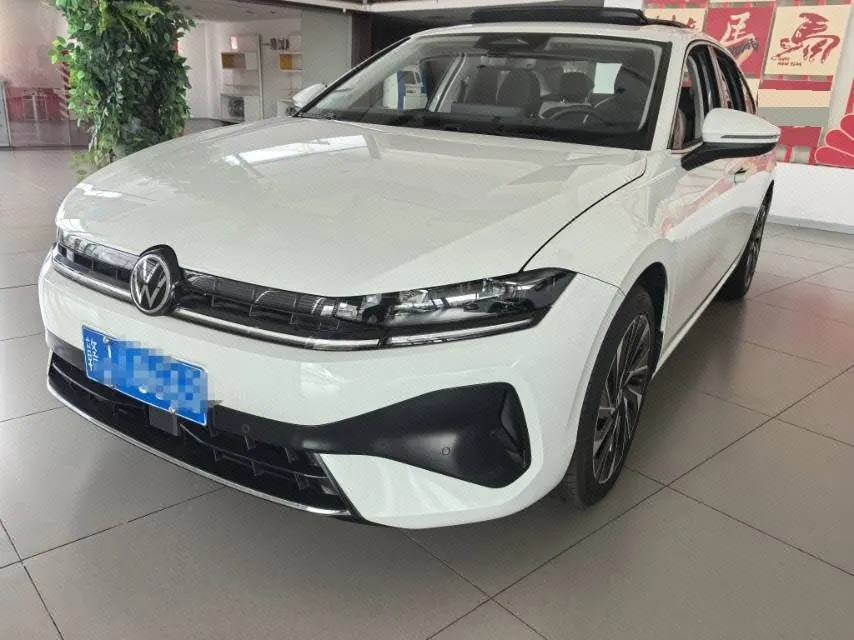 Volkswagen 2026 Sagittarius L 1.5TSI 300TSI Luxury Automatic - View 1