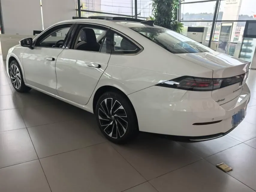 Volkswagen 2026 Sagittarius L 1.5TSI 300TSI Luxury Automatic 3