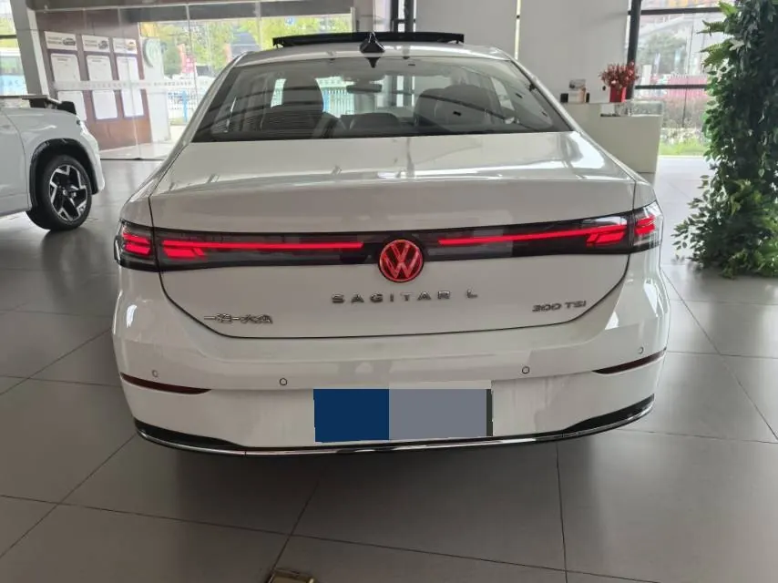 Volkswagen 2026 Sagittarius L 1.5TSI 300TSI Luxury Automatic 4