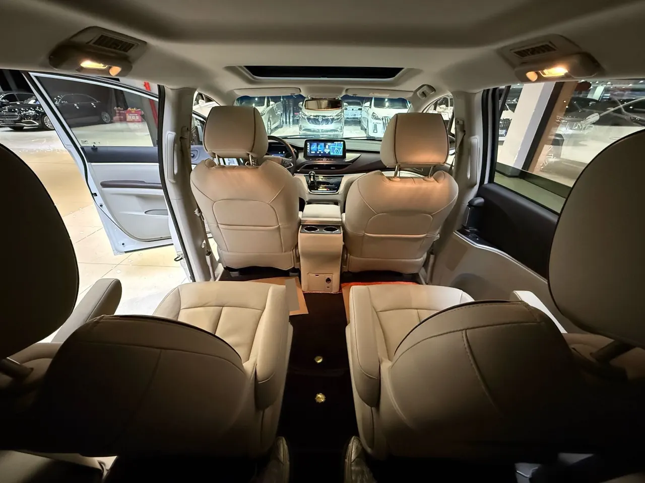 Buick 2021 GL8 Land Business Class 2.0T 652T Luxury Automatic Gear 10