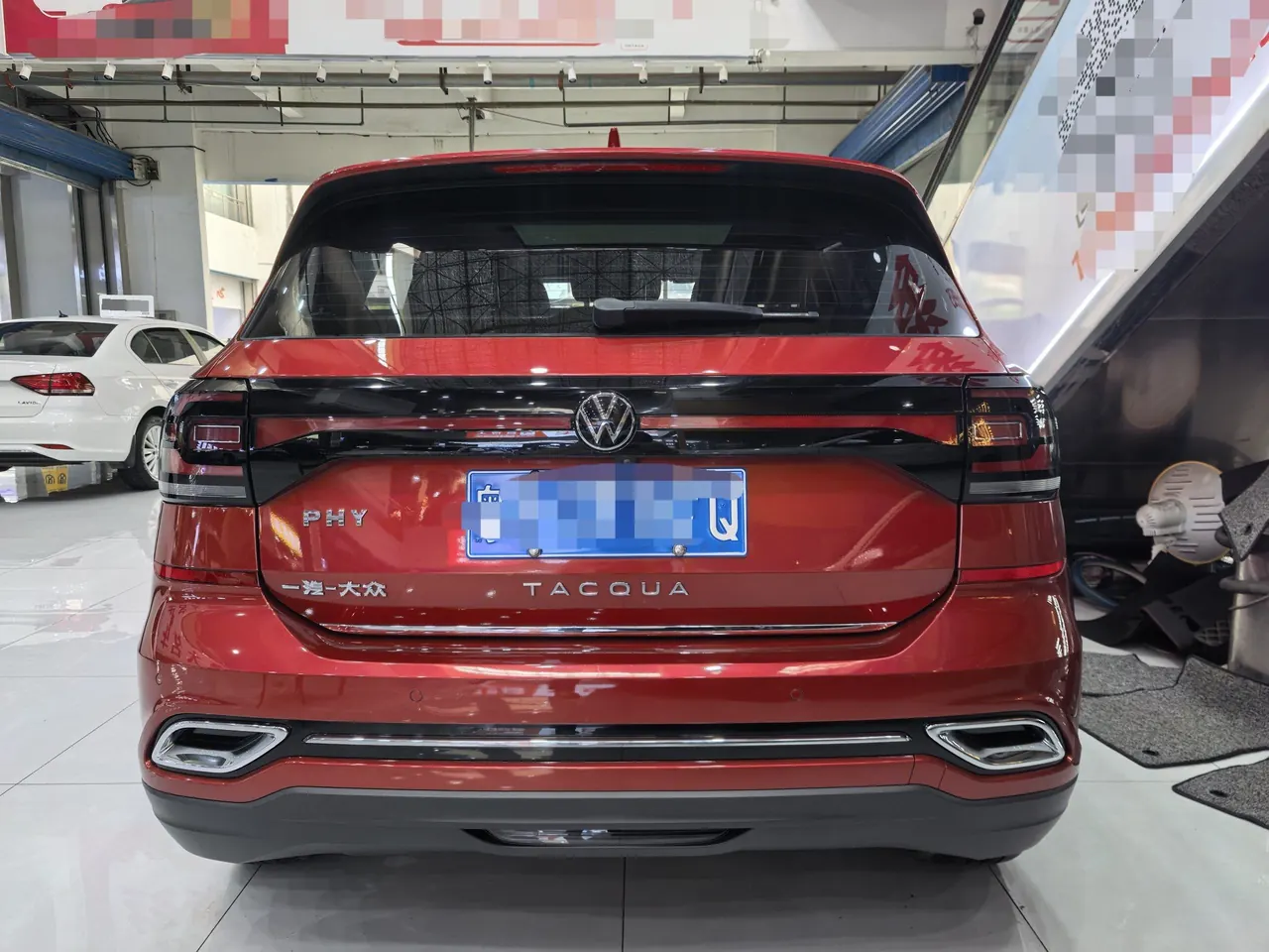 Volkswagen 2020 Shadow 1.5 R-Line Automatic Transmission 3