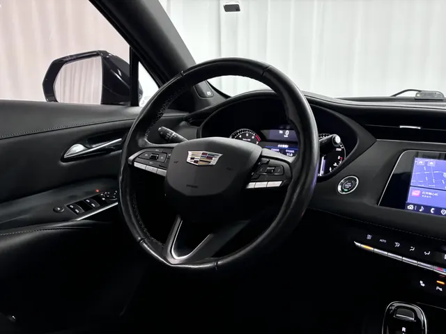 Cadillac 2021 XT4 2.0T 28T Two-Drive Leading Automatic Gear 10