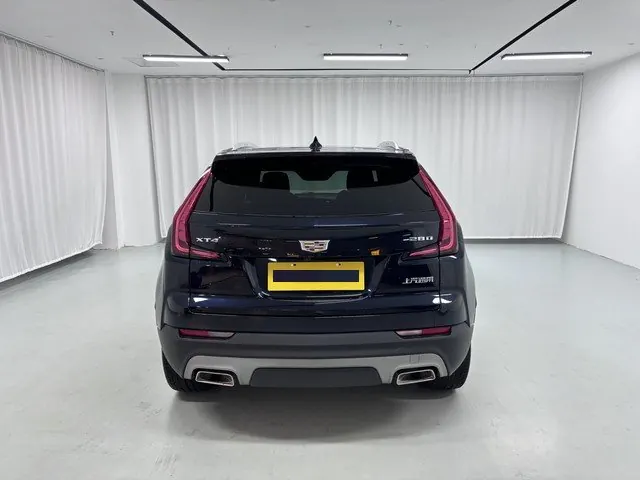 Cadillac 2021 XT4 2.0T 28T Two-Drive Leading Automatic Gear 3