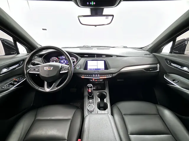 Cadillac 2021 XT4 2.0T 28T Two-Drive Leading Automatic Gear 9