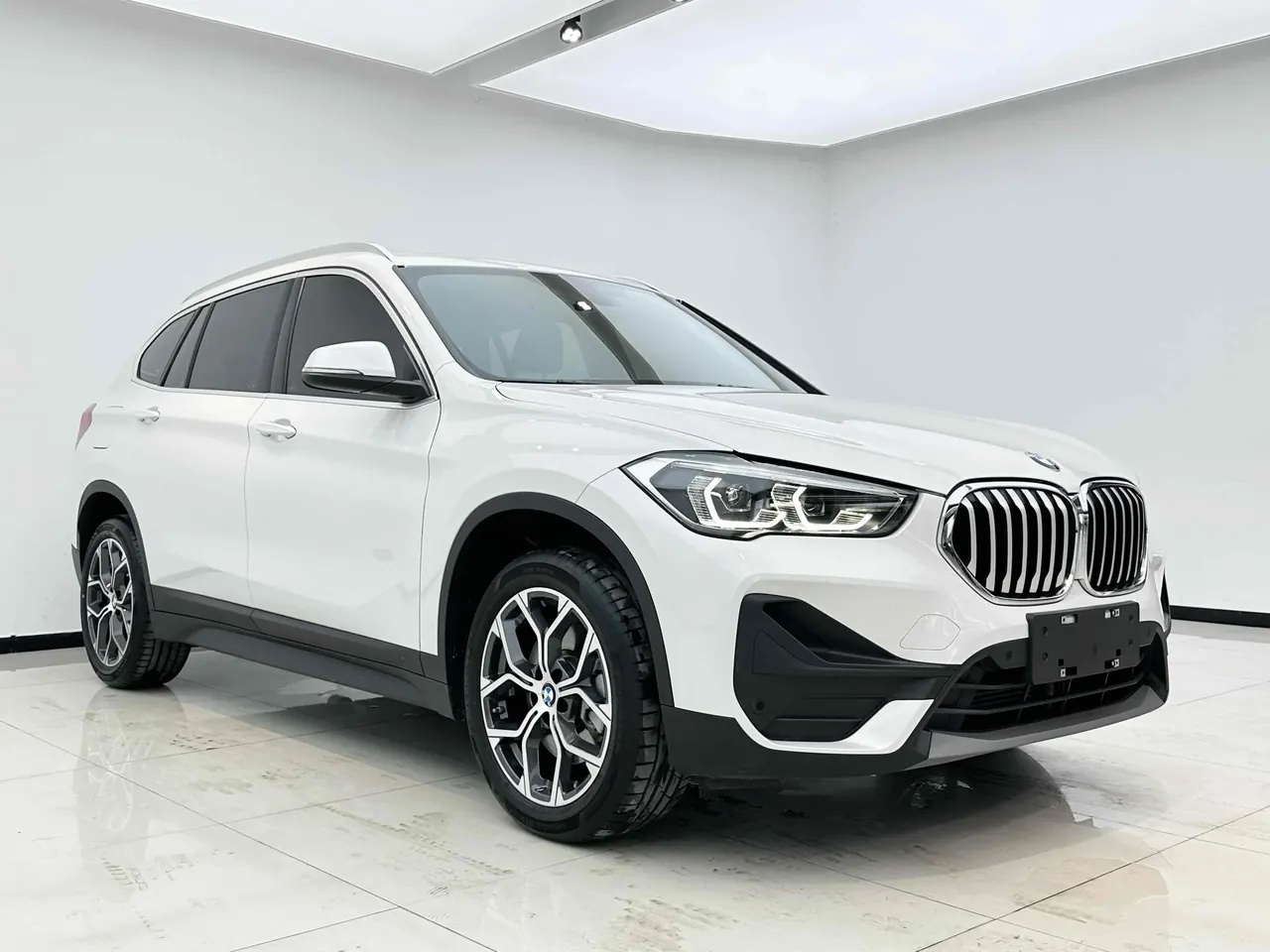 BMW 2021 X1 sDrive25Li 2.0T Leading Automatic Gear 3