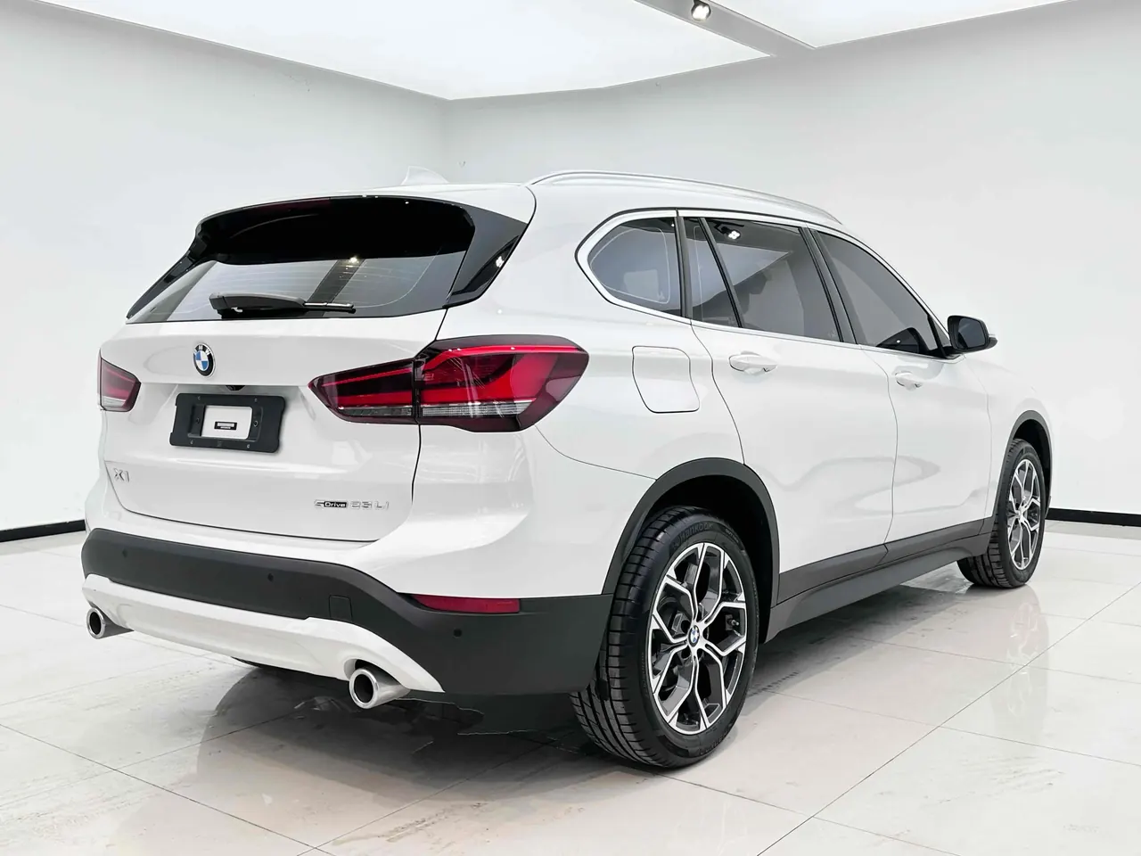 BMW 2021 X1 sDrive25Li 2.0T Leading Automatic Gear 5