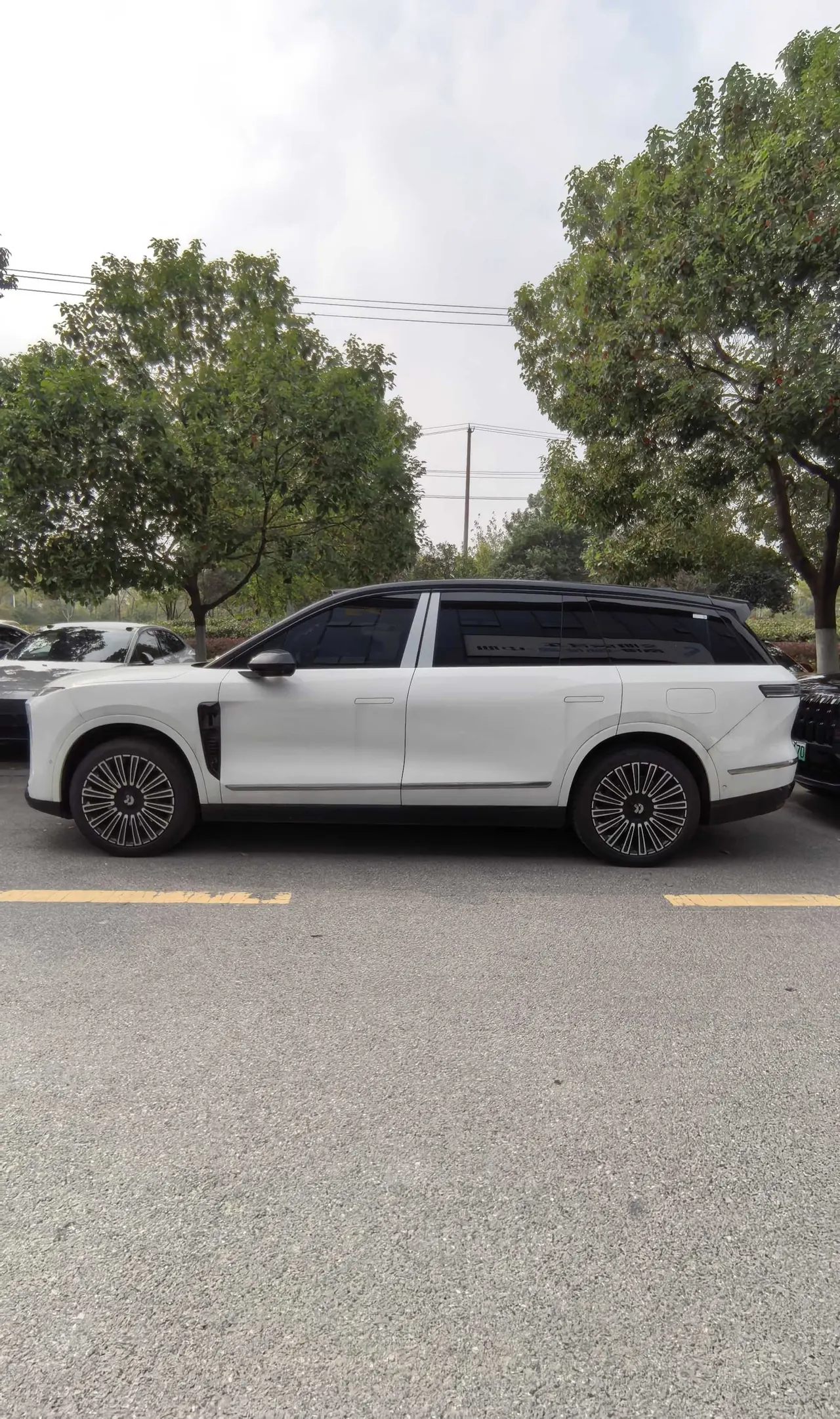 NIO 2026 ES8 6-seat executive deluxe automatic gear 3