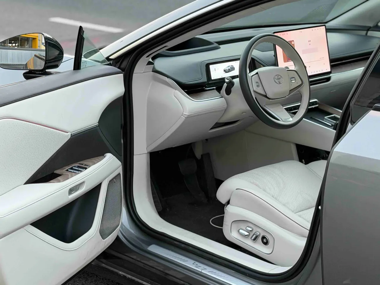 Toyota 2026 Platinum Intelligence 7 710 Ultra Laser Radar Edition Automatic Gear 5