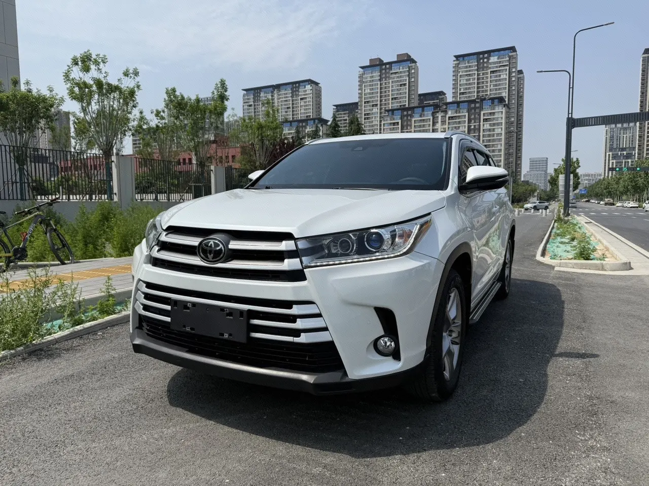 Toyota 2021 Highlander 2.0T 4-wheel drive deluxe 7-seat automatic gear - View 1