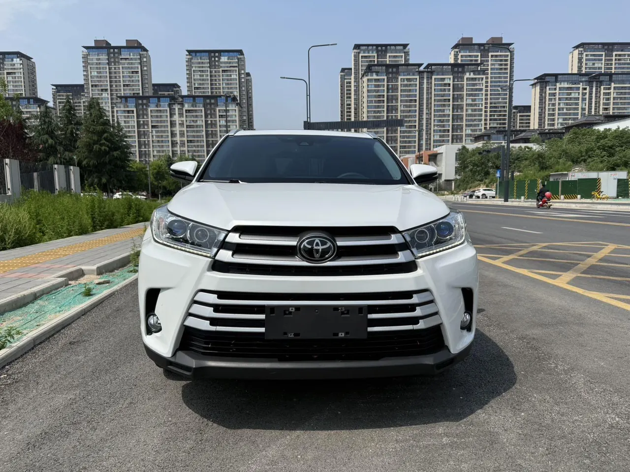 Toyota 2021 Highlander 2.0T 4-wheel drive deluxe 7-seat automatic gear 3