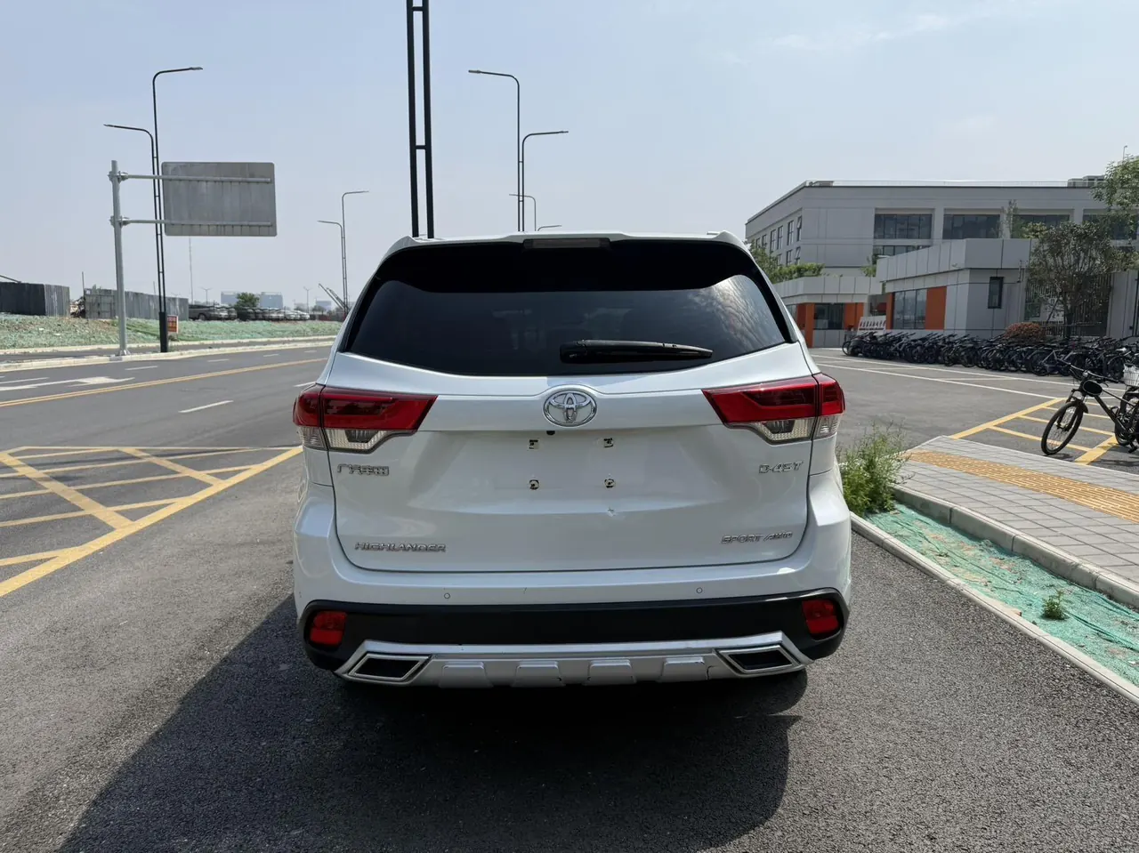 Toyota 2021 Highlander 2.0T 4-wheel drive deluxe 7-seat automatic gear 8