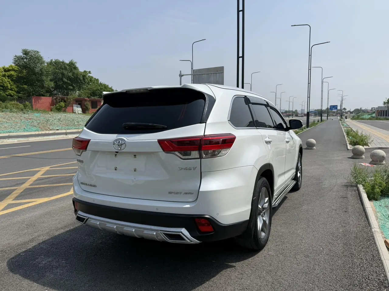 Toyota 2021 Highlander 2.0T 4-wheel drive deluxe 7-seat automatic gear 9