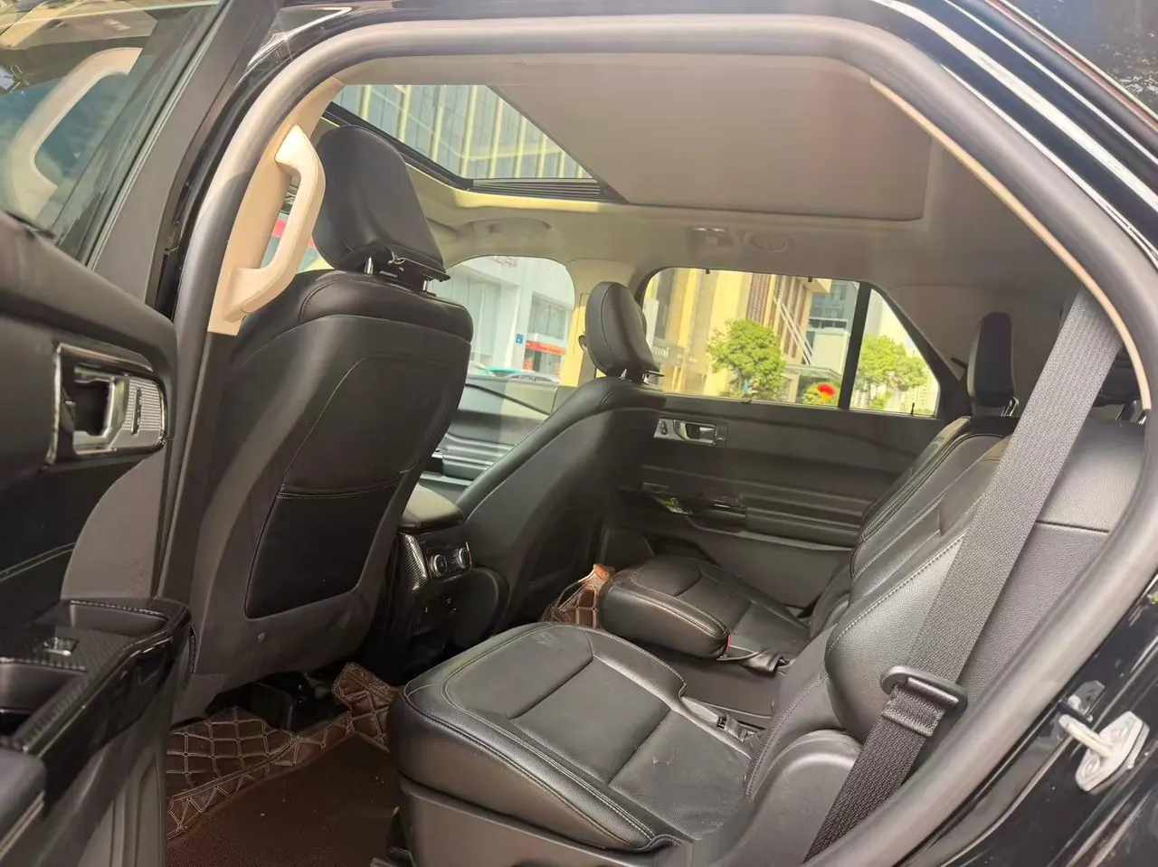 Ford 2020 Explorer 2.3T EcoBoost 285 Four-wheel Drive Titanium Edition 6-seat Automatic Gear 5