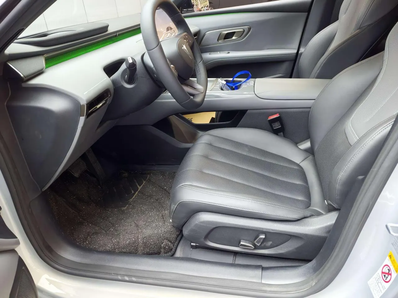 ChangAn Deepal 2026 L 06 670Max automatic gear 2