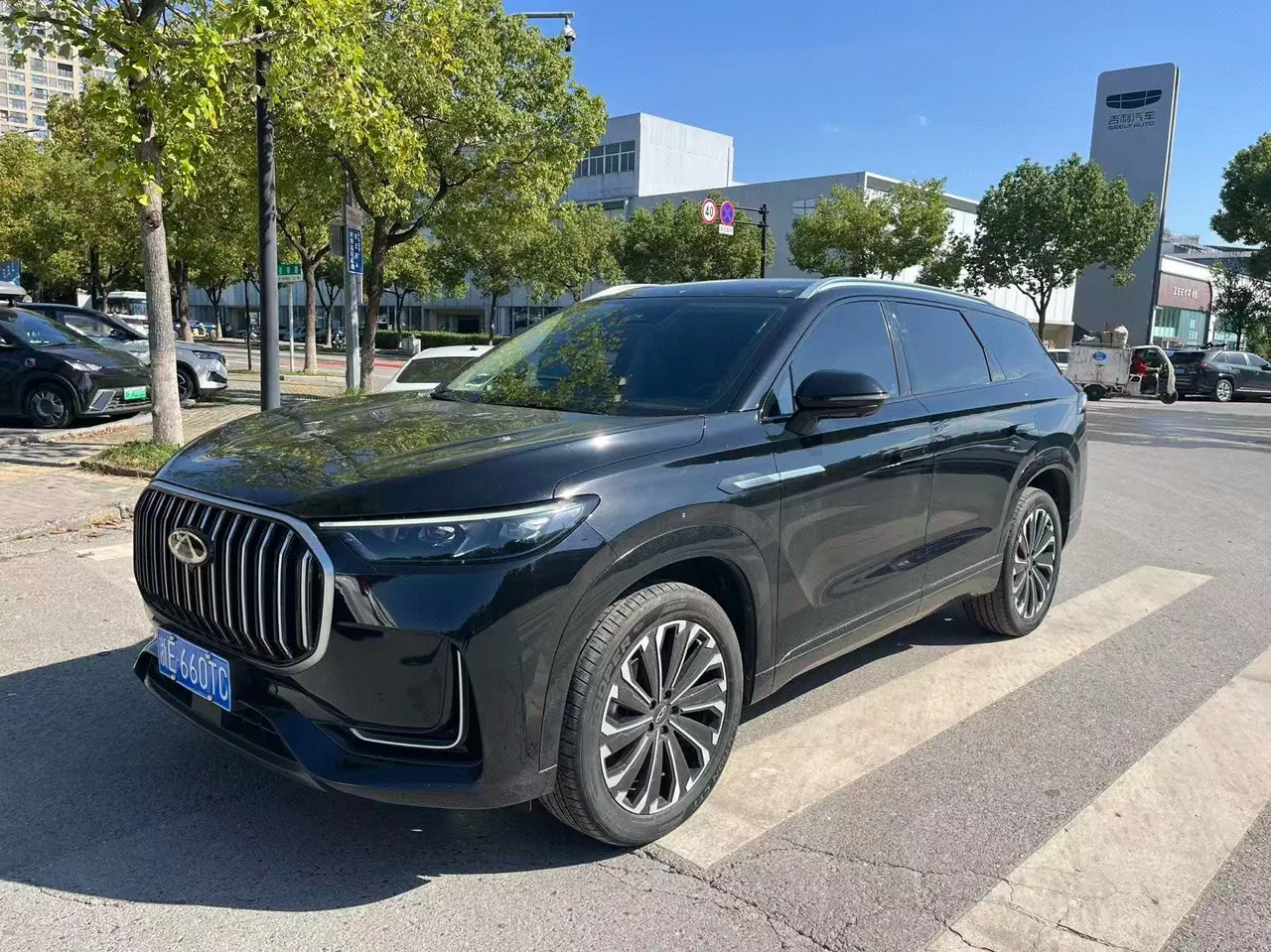 Chery 2023 Ruihu 9 2.0T Two-Drive Deluxe Edition 7-seat Automatic Gear - View 1