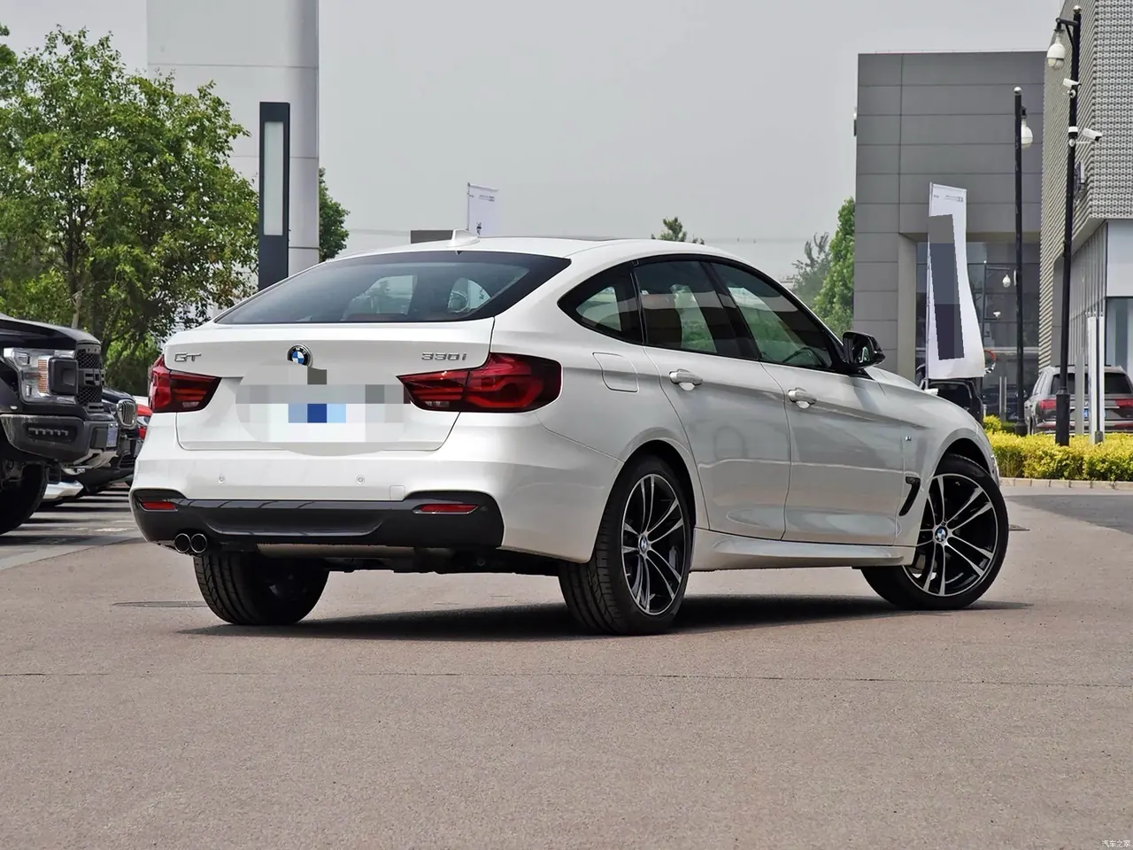 BMW 3 Series GT (Imported) 2020 GT 320i 2.0T M Sports Obsidian Night Edition Automatic Gear 5