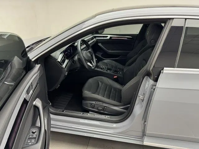 Volkswagen 2023 CC 2.0TSI 380TSI eye-catching automatic gear 4