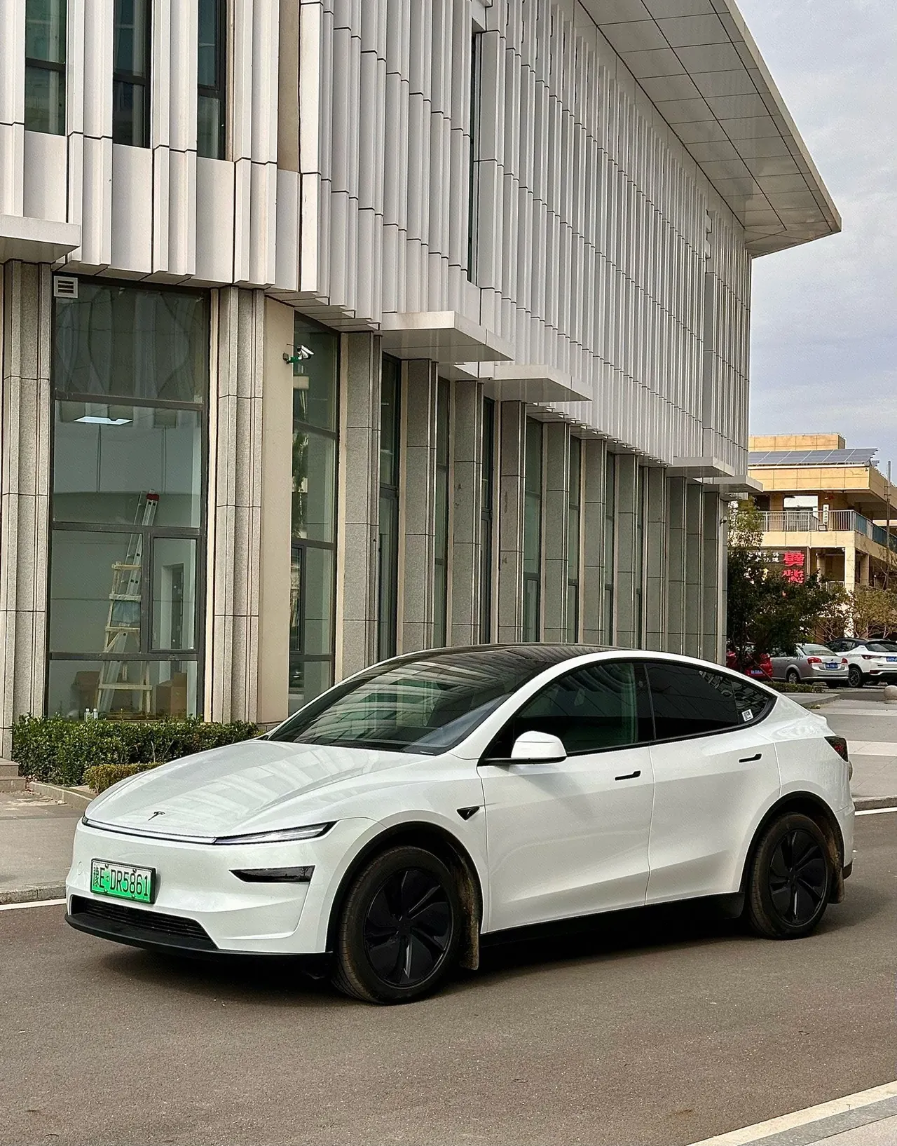 Tesla 2026 Model Y Rear-Wheel-Drive Automatic - View 1