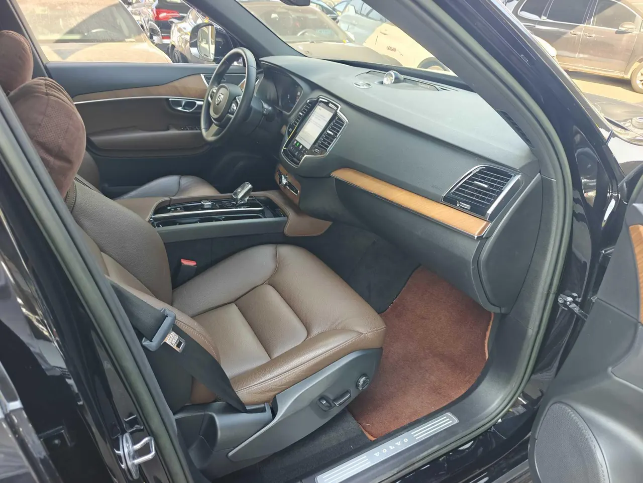 Volvo XC90 (Imported) 2023 XC90 48V 2.0T B6 Zhiyi Deluxe Edition 7-seat Automatic Gear 8