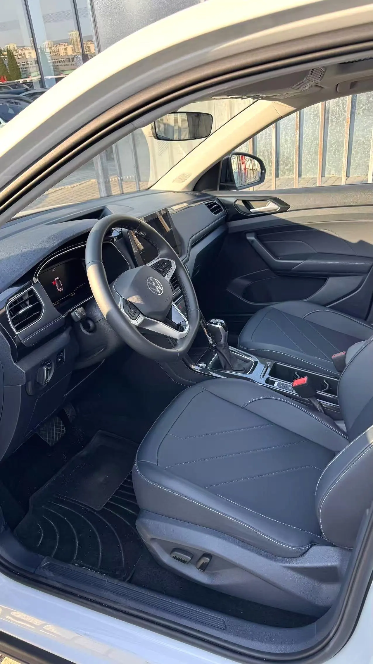 Volkswagen 2026 Tuyue Xinrui 1.5TSI 300TSI Sharp Enjoy Edition Automatic Gear 3