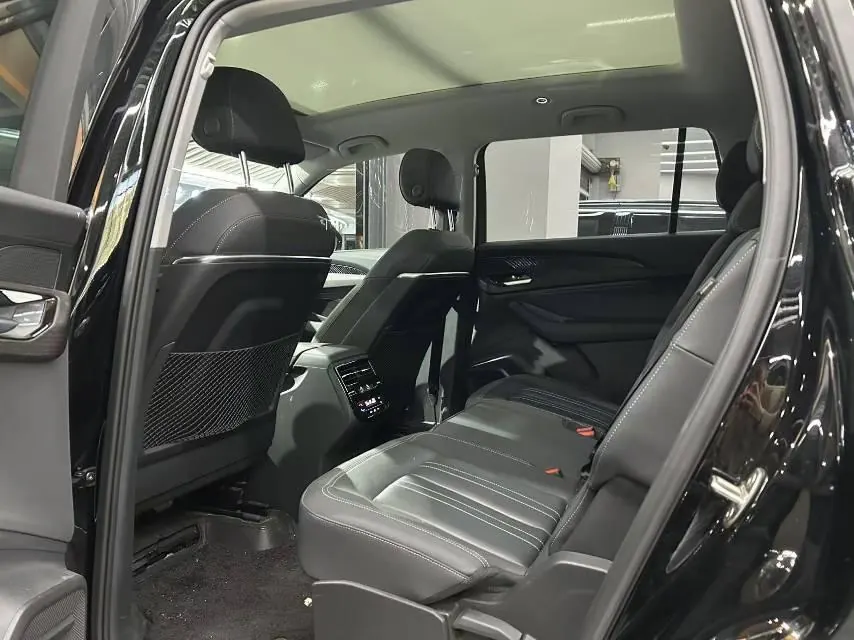 Audi 2026 Q6 2.0TFSI 40TFSI Quattro Commemorative Edition Yu Lin Set 7-seat Automatic Block 8