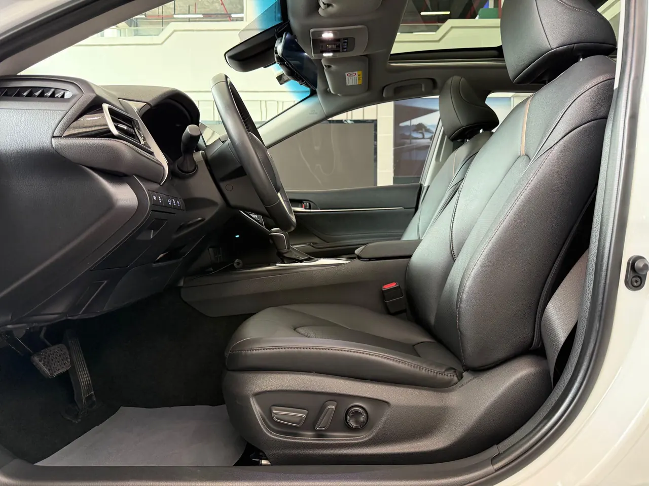 Toyota 2023 Camry 2.5G Deluxe Edition Automatic Gear 8