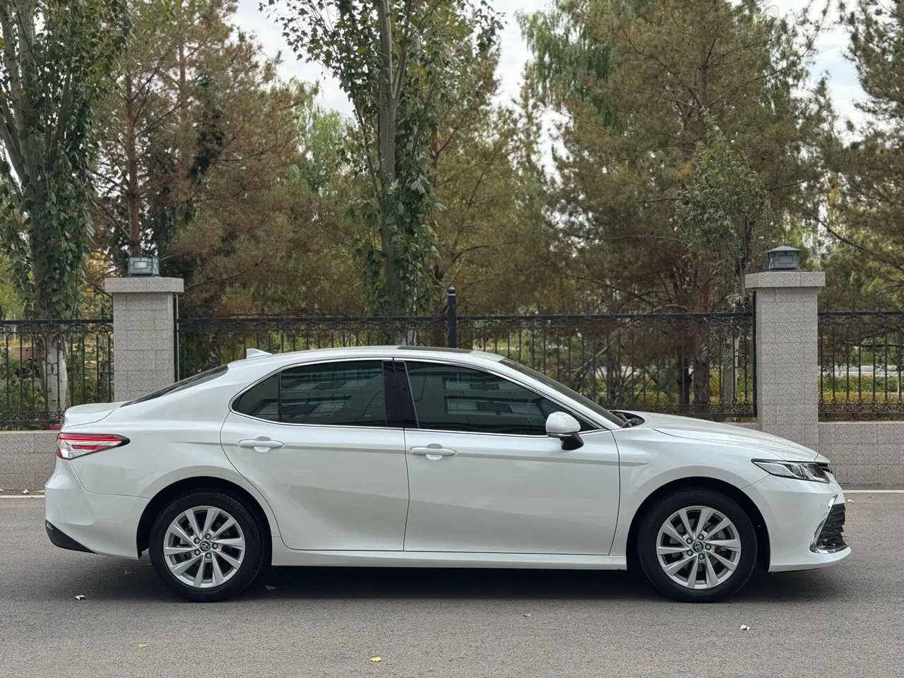 Toyota 2021 Camry 2.0G Stepless Deluxe Edition Automatic Gear 3