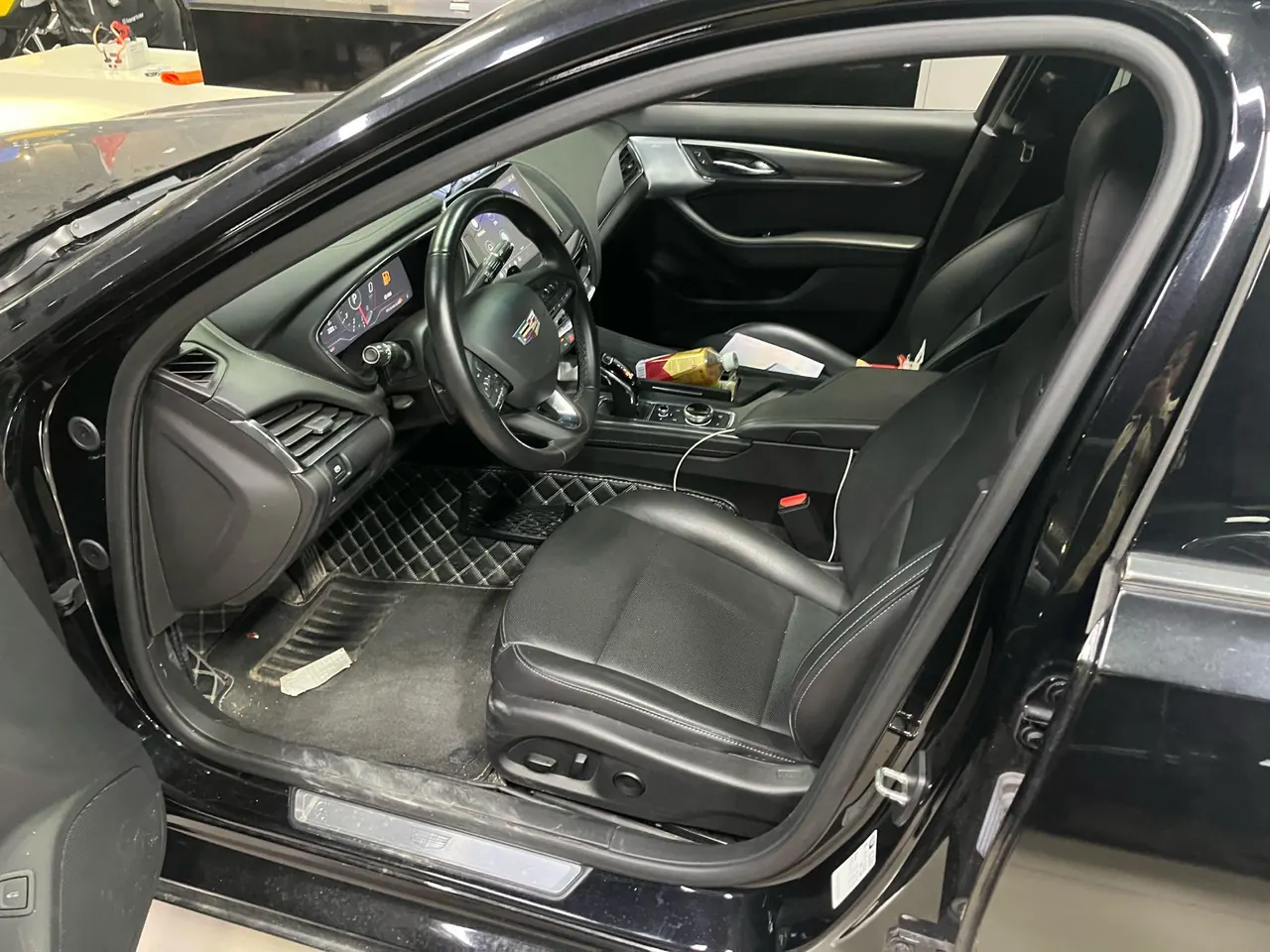Cadillac 2023 CT5 2.0T 28T Luxury (Standard Edition) Automatic Gear 4