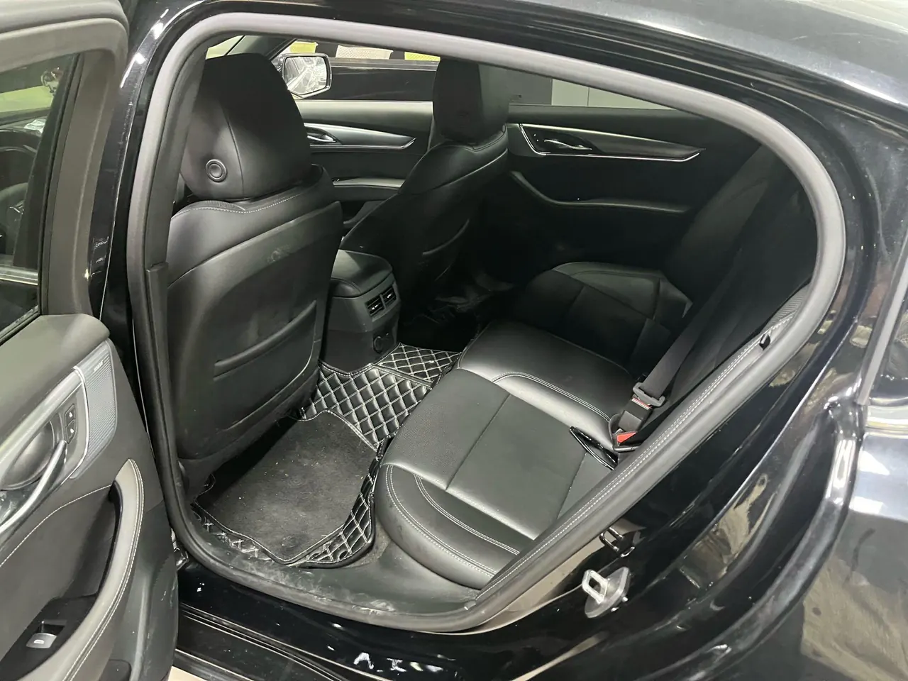 Cadillac 2023 CT5 2.0T 28T Luxury (Standard Edition) Automatic Gear 5