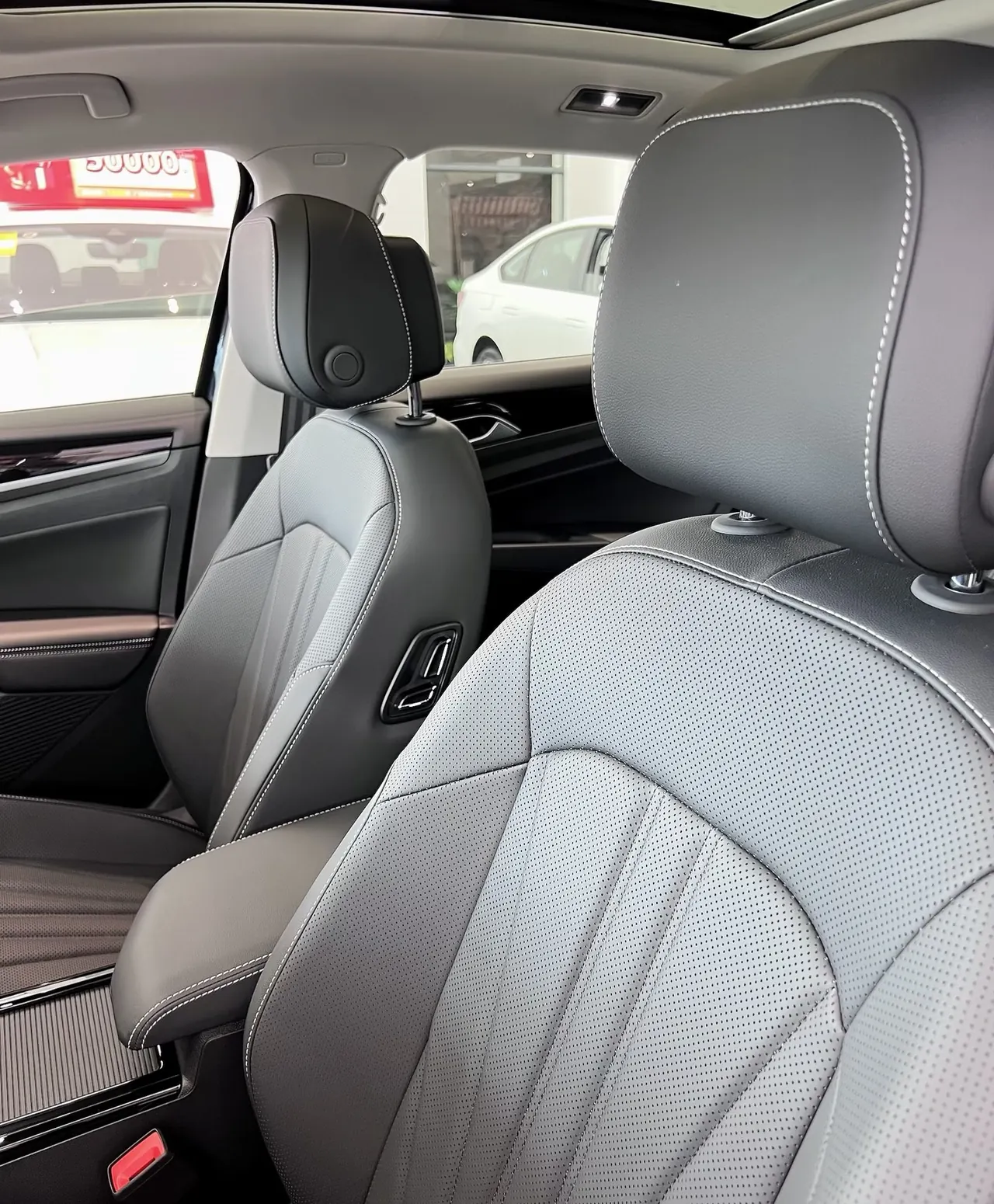 Volkswagen 2026 Passat 2.0TSI 380TSI outstanding star dragon version automatic gear 7