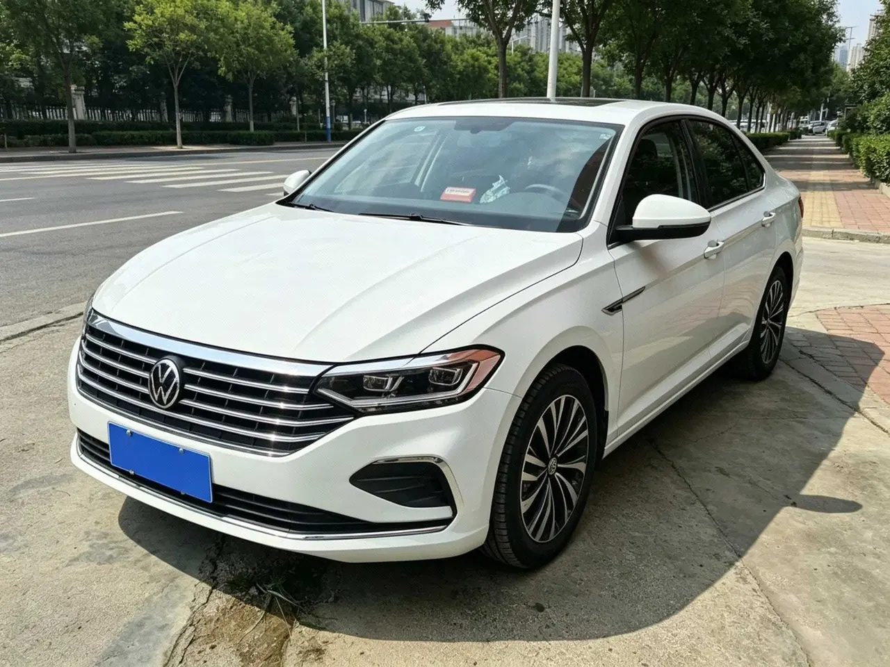 Volkswagen 2023 LaVida 1.5 5 Million Edition Automatic - View 1