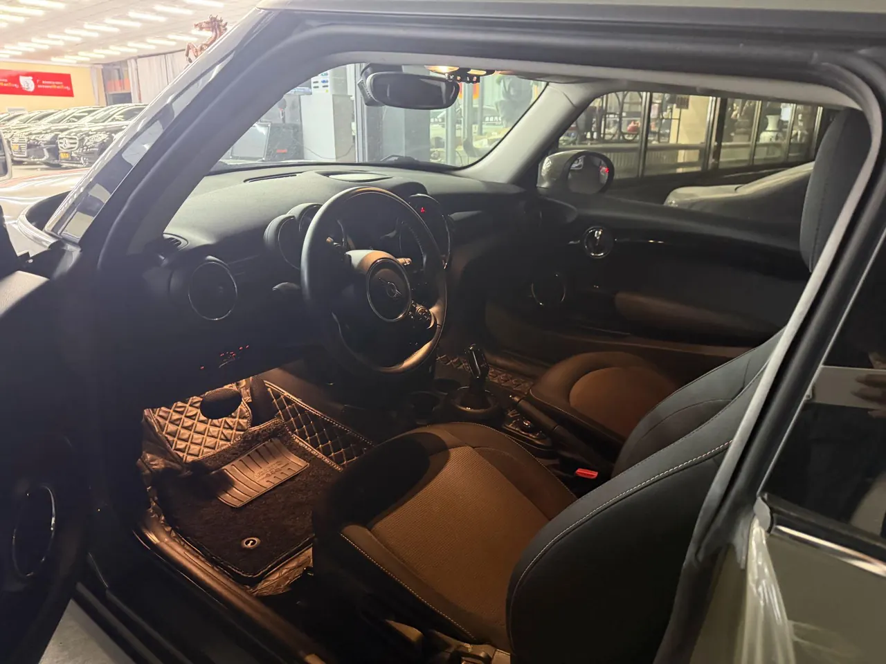 MINI Mini (imported) 2020 Mini One 1.5T automatic gear 4
